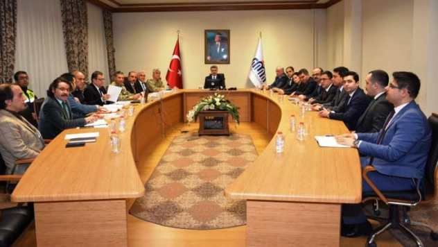 Öncelik Hayatın, Öncelik Yayanın