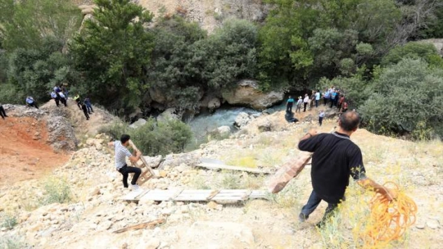 Tohma Çayı'nda erkek cesedi bulundu
