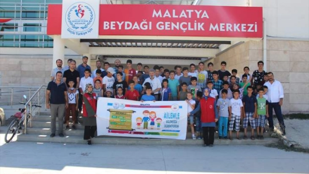 Kaleli gençler 'Ailemle Eğlenerek Öğreniyorum' projesi etkinliğinde