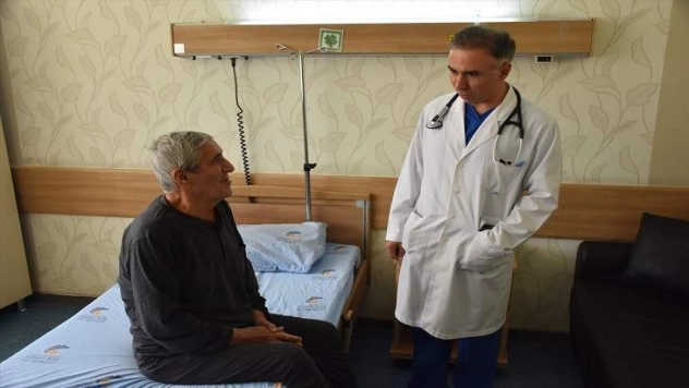 Kalp kapakçığında delik olan hasta 'şemsiye yöntemi' ile sağlığına kavuştu