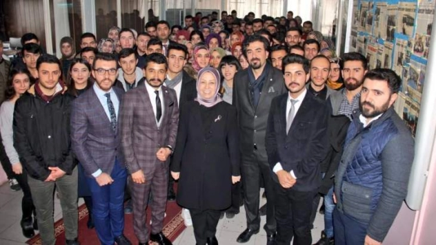 Çalık 'Biz mağdur ve mazlum insanlara el uzatmakla mükellefiz'