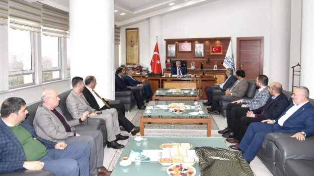 Sendikalar Çok Önemli Görevler Üstlenmektedir