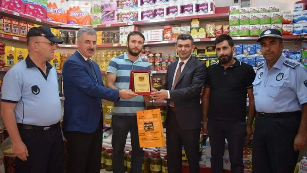 Vatandaşın Hakkını Gözeten Esnaf Ödüllendirildi