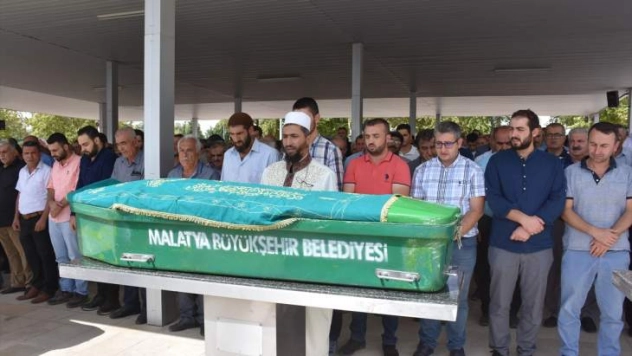 Anaokulundaki havuzda boğulan çocuğun cenazesi defnedildi