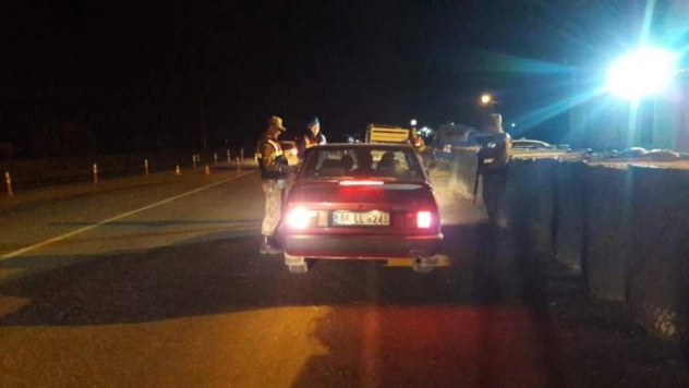 Jandarmadan şok uygulama