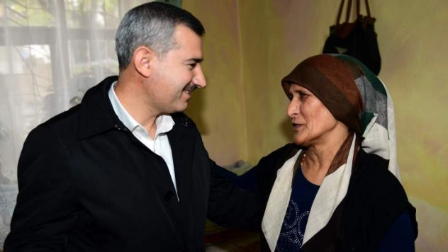 Başkan Çınar, 'Sabite Bütün Teyzemizin İsteklerini Yerine Getirdik'