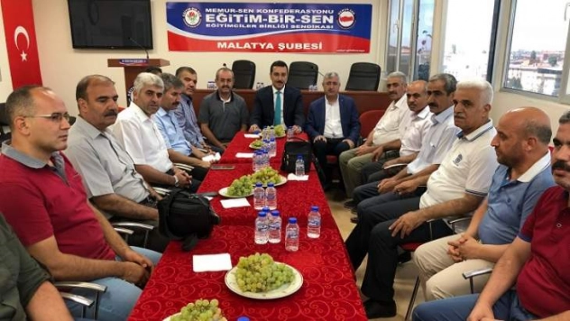 Tüfenkci, Memur-Sen üyeleriyle bayramlaştı