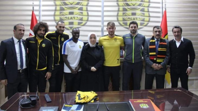 Çalık ve Gürkan'dan Evkur Yeni Mavlatyaspor'a Moral Ziyareti