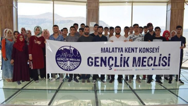 Gençlik Meclisi Tarih ve Kültür Bilinci İçin Geziler Düzenliyor