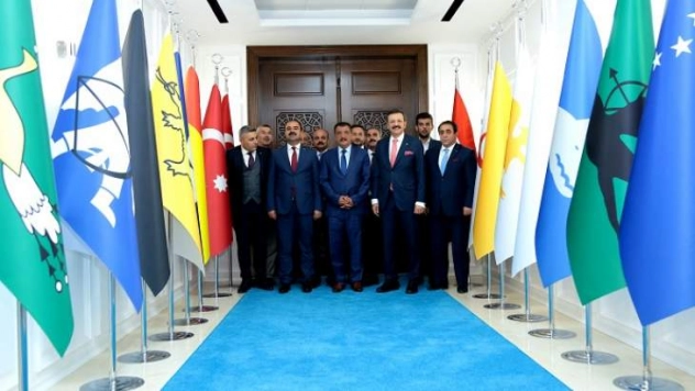 Hisarcıklıoğlu, 'Yerel Yönetimlerin Ekonomik Kalkınmadaki Rolü' Konulu Konferans Verdi