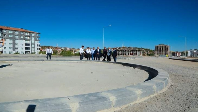 Başkan Gürkan, Yeni Yol Ve Kavşak Düzenleme Çalışmalarını Yerinde İnceledi