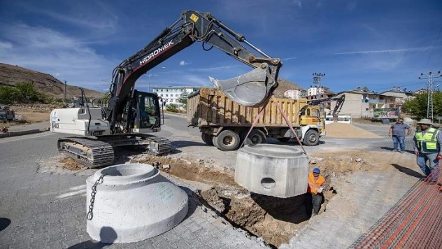 Arapgir'de 30 Milyon Tl Maliyetli Altyapı Çalışmaları Devam Ediyor