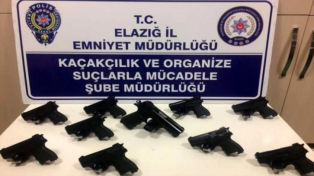 Elazığ'da kaçak silah operasyonu
