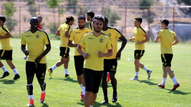 Bulut, ''Transferler ne kadar erken gelirse o kadar iyi''