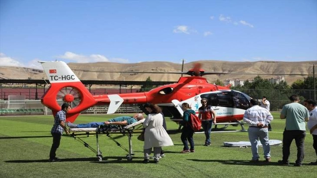 Helikopter ambulans kalp krizi geçiren hasta için havalandı