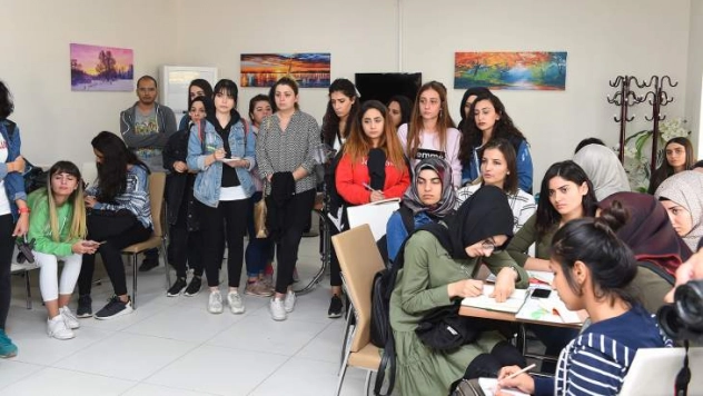 Başkan Polat Atabey Feribot İskelesinde Öğrencilerle Bir Araya Geldi