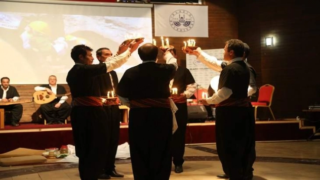 Her Perşembe 'Kürsübaşi' Günü 