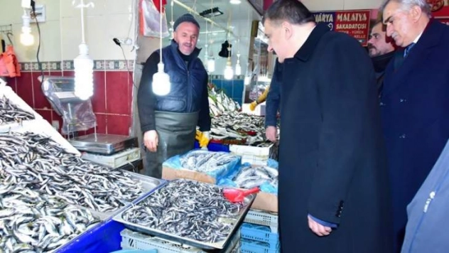 Başkan Gürkan, Çarşısı Esnafları İle Bir Araya Geldi