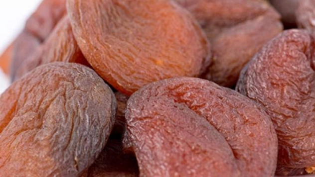 Organik kesme kayısının kilogramı 20 liradan işlem gördü