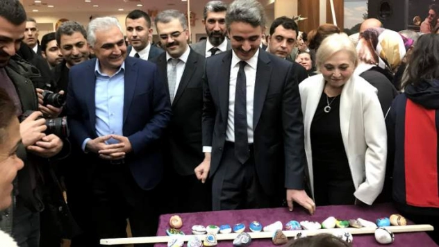 Elgelsiz Çocukların Sergisi Açıldı