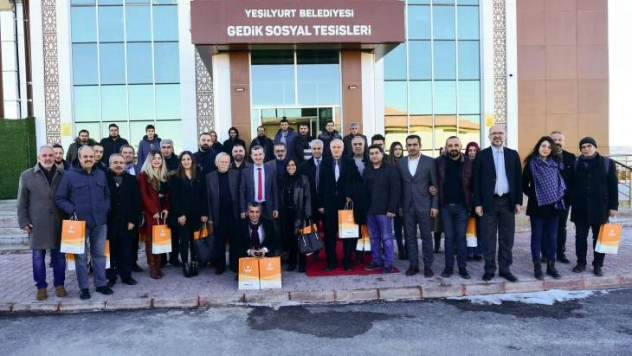 Başkan Çınar Yeşilyurt'un Kalkınmasında Sizlerin Büyük Emeği Var