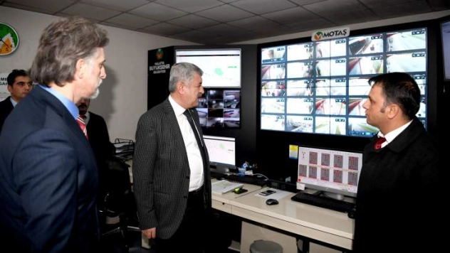 Büyükşehir Belediyesi'nden Trambüs Araçlarına Sıkı Takip