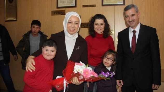 Çalık'tan engelli çocuklar okullarına ziyaret