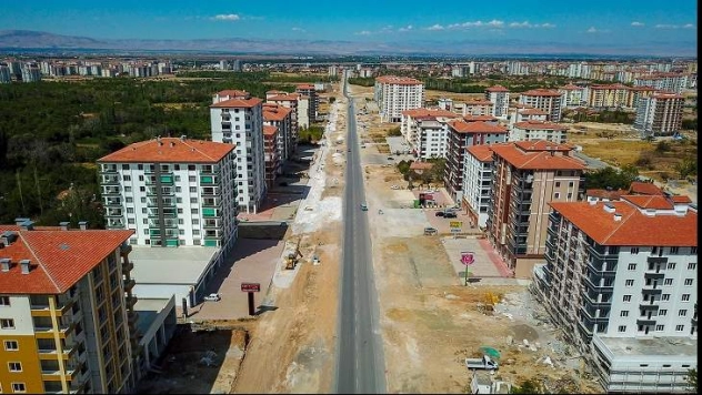 Yüzakı Caddesini Malatya'ya Yakışır Bir Hale Getiriyor
