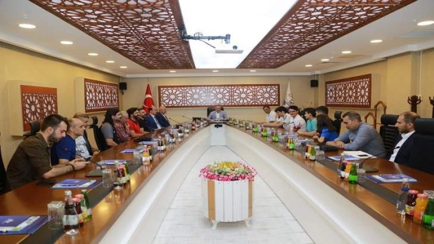 Şampiyon Sporculardan Başkan Yanılmaz'a Ziyaret