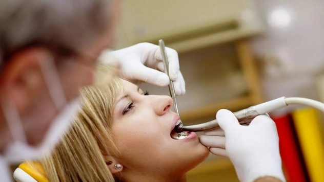 Kanser hastalarına akıllı implant tedavisi