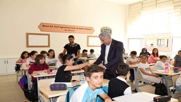 Başkan Polat Kernek Külliyesinde Öğrencilerle Bir Araya Geldi