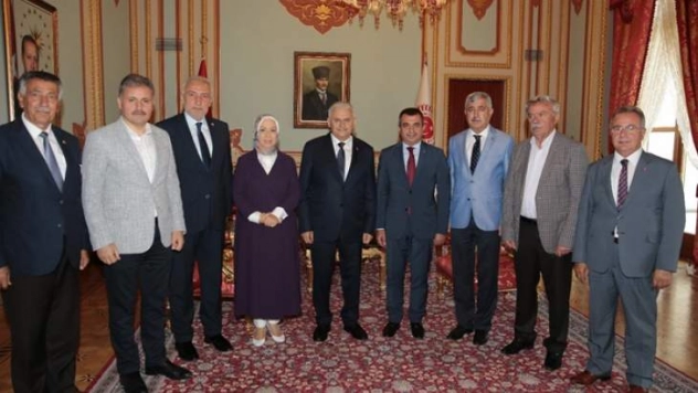 Malatya Heyetinden TBMM Başkanı Yıldırım ve Bakan Kurum'a Ziyaret