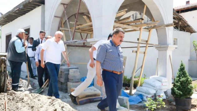 Sancaktar Türbesi'nde Çalışmalar Devam Ediyor