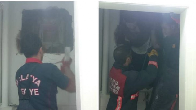 Kuşu kurtarmak isterken kendisi mahsur kaldı