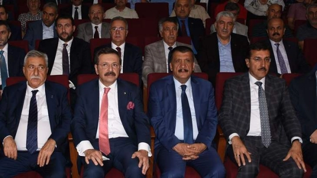 'Yerel Yönetimin Kalkınmadaki Rolü' konferansı