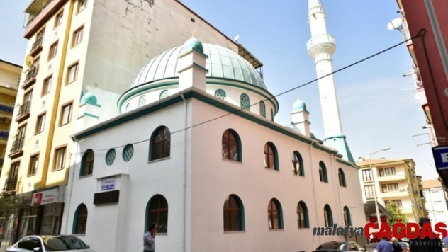 Hacı Abdi Cami, törenle ibadete açıldı