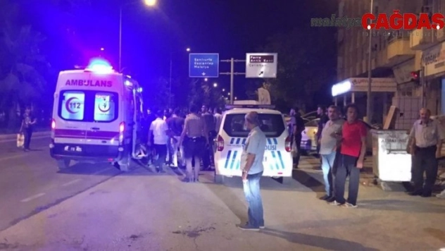 Hafif ticari araçlar çarpıştı: 5 Yaralı