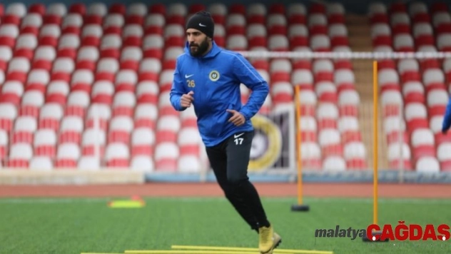 Hafta içi babasını kaybetti, hafta sonu maça çıktı