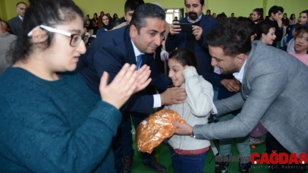 Hakkari'de 'Elimi Tutsan Engelimi Unutsam' etkinliği