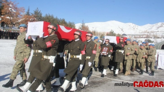 Hakkari'de eğitim kazasında şehit olan askerler için tören düzenlendi