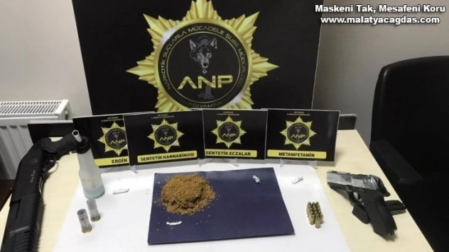 Hakkında kesinleşmiş cezası bulunan şahıs uyuşturucu satarken yakalandı