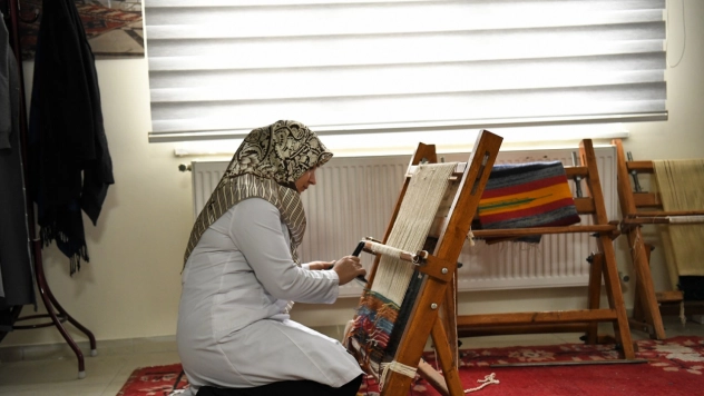 Halı Dokuma Sanattır Zanaattır