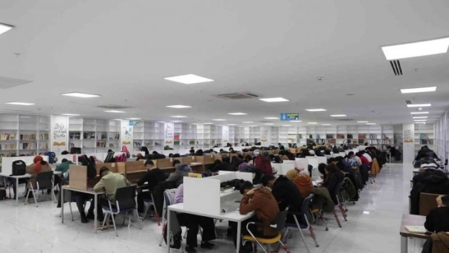 Haliliye Belediyesi kütüphanesi gençlerin ilk tercihi oluyor