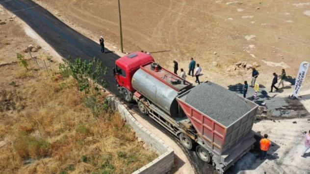 Haliliye'de asfalt atağı etap etap sürüyor