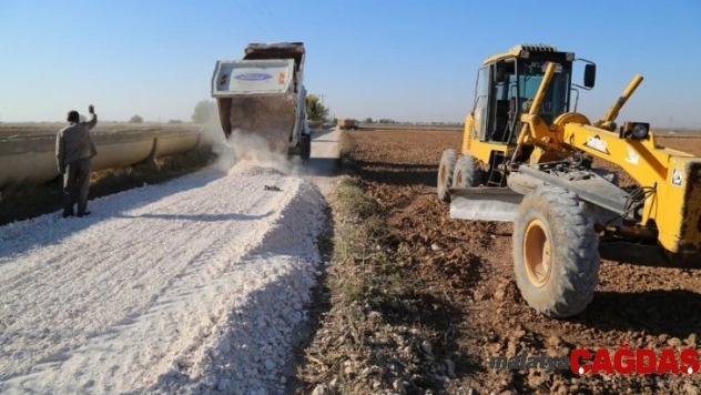Haliliye'nin kırsal mahallerinde yol yapımı sürüyor