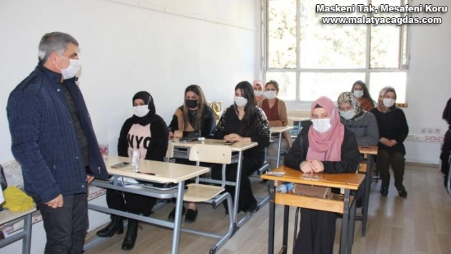 Halk eğitim kursları devam ediyor