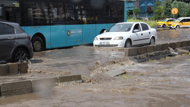 Meteorolojiden kuvvetli yağış uyarısı