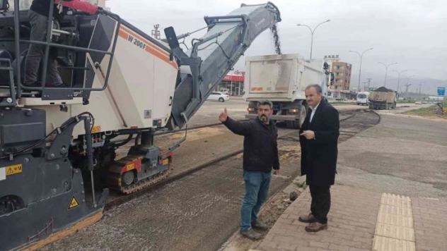 Hastane yolu yenileniyor