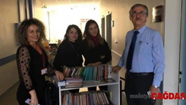 Hastanede seyyar kitaplık uygulaması hayata geçti