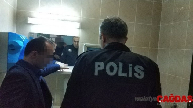 Hastanedeki tuvalette unutulan tabanca kayboldu